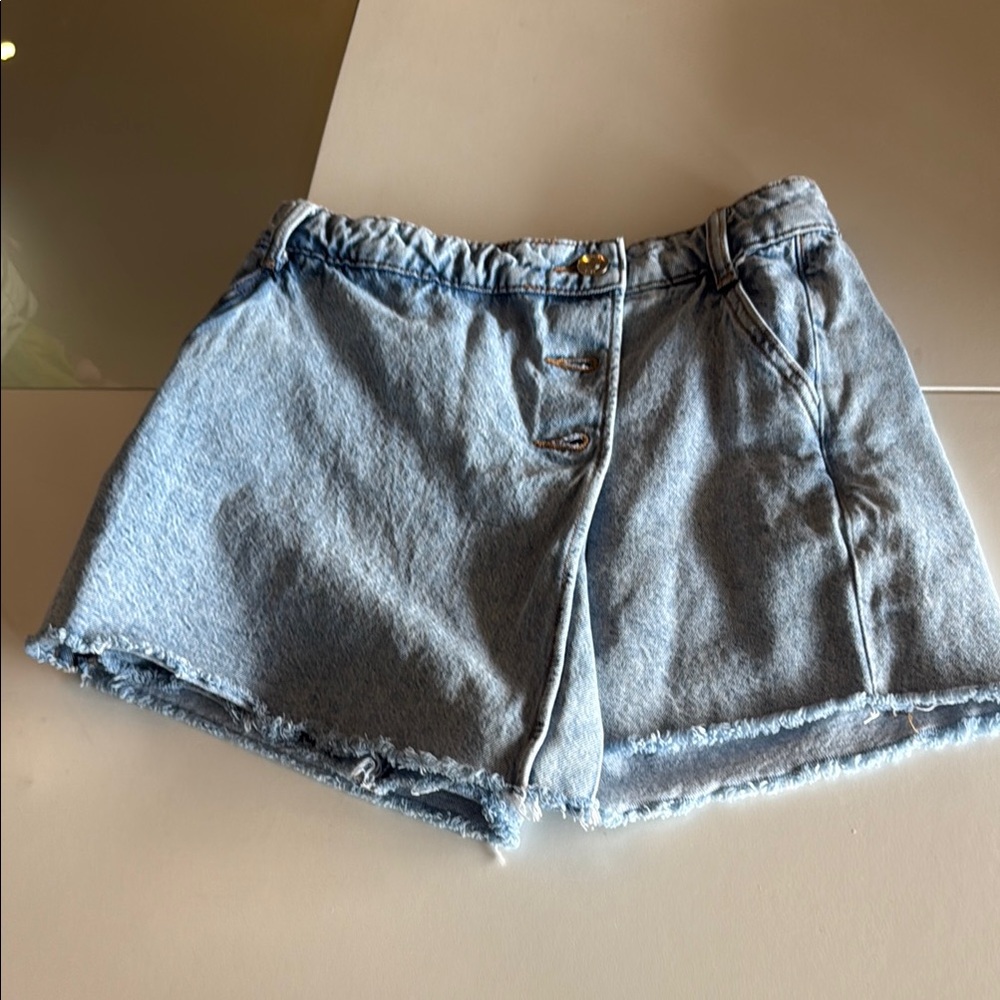 Zara Blue Jean Shorts with Frayed Hem and High Waist